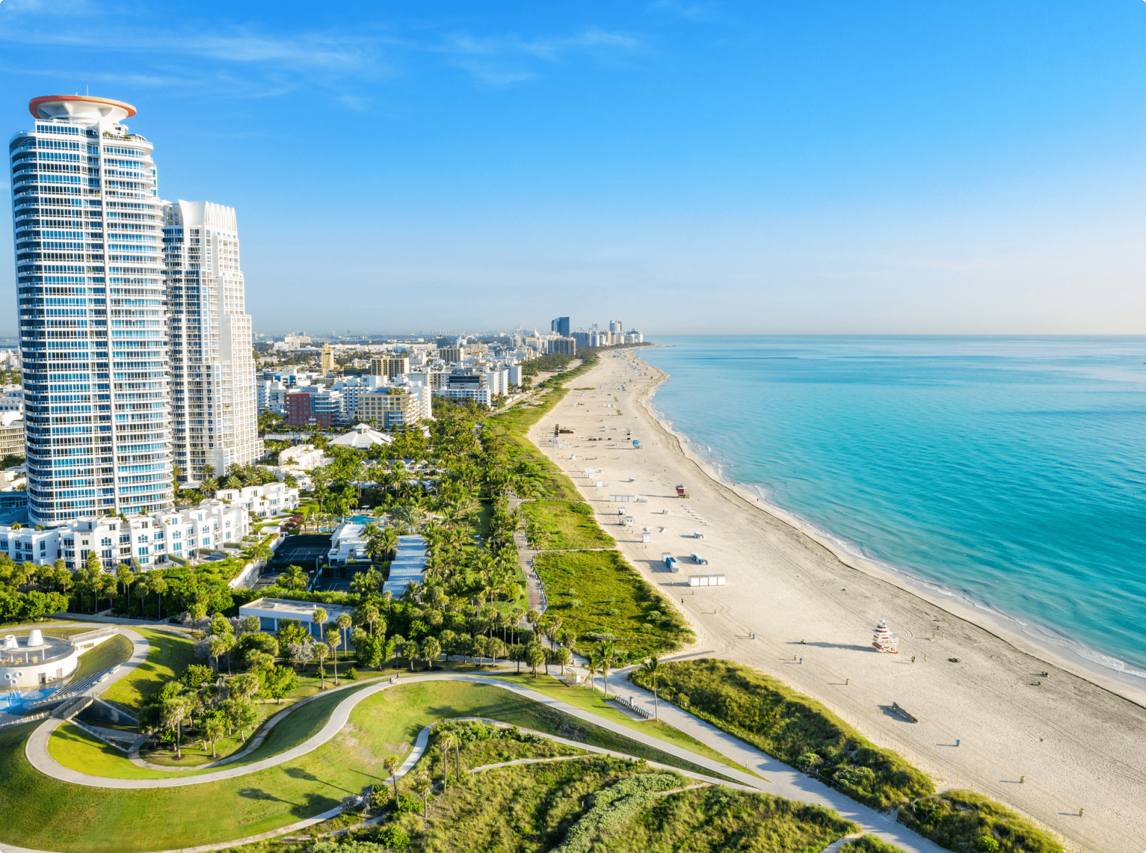 Ph2 Beautiful Miami seashore with clear blue waters and sandy beach