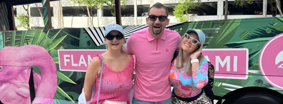 Flamingo Miami Bus Tours tourists